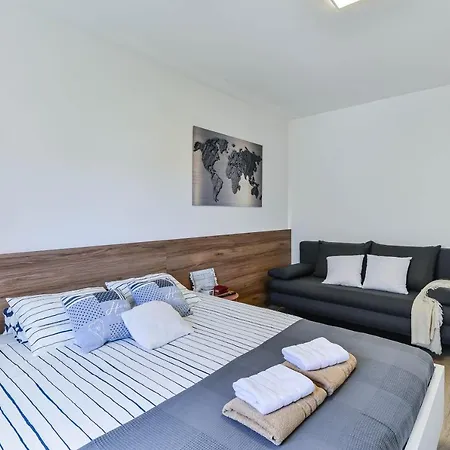 Crowonder Borik Near The Sea With 2 Balcony, Garden And Bbq * Zára