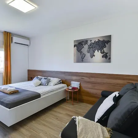 Crowonder Borik Near The Sea With 2 Balcony, Garden And Bbq Zára