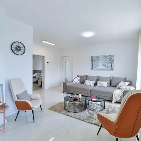 Crowonder Borik Near The Sea With 2 Balcony, Garden And Bbq Apartman