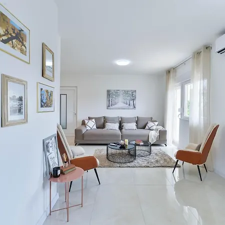 Crowonder Borik Near The Sea With 2 Balcony, Garden And Bbq * Zára